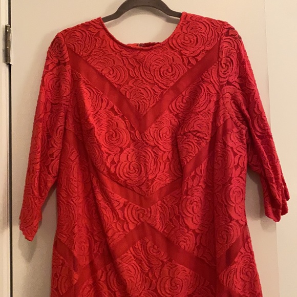 Julia Jordan coral lace with mesh inset. Sz 20w worn once to a spring wedding. - Picture 2 of 4